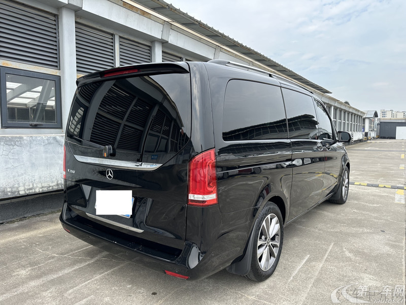 奔驰V级 2022款 2.0T 自动 V260领航版 (国Ⅵ) 