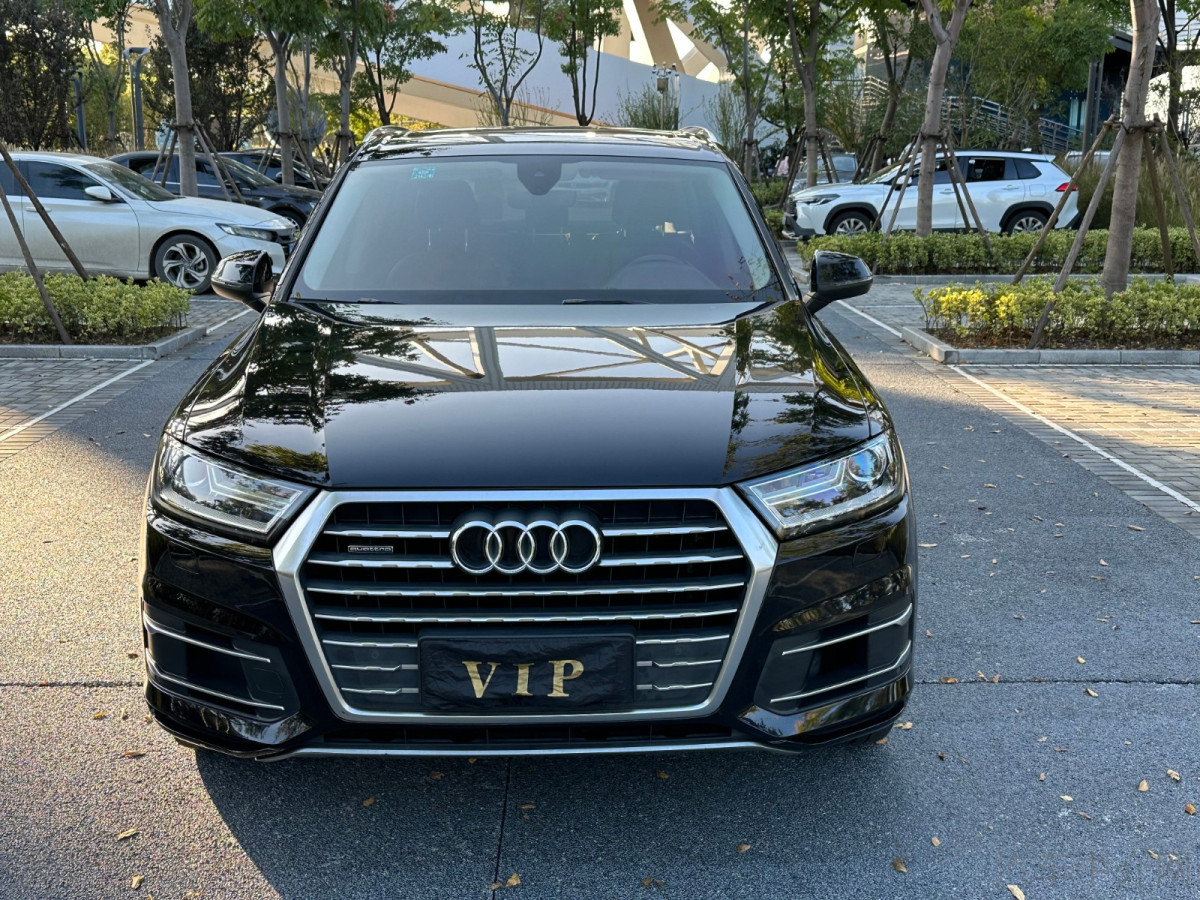 奥迪Q7 45 [进口] 2018款 3.0T 自动 技术型价格0万 