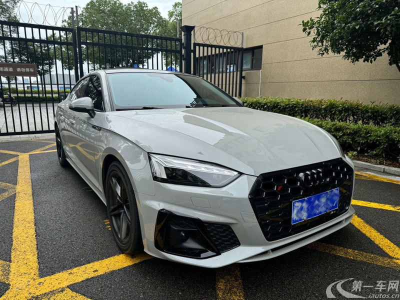 奥迪A5掀背 40TFSI [进口] 2023款 2.0T 自动 汽油 豪华动感型 