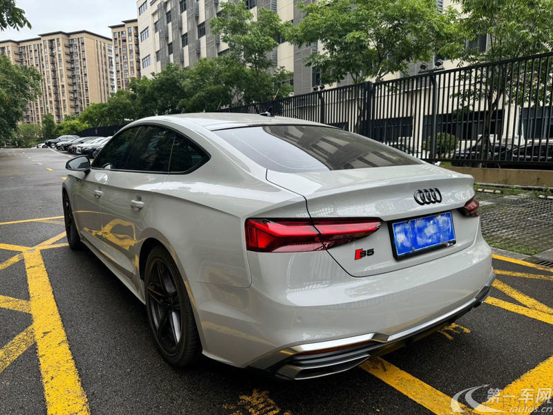 奥迪A5掀背 40TFSI [进口] 2023款 2.0T 自动 汽油 豪华动感型 