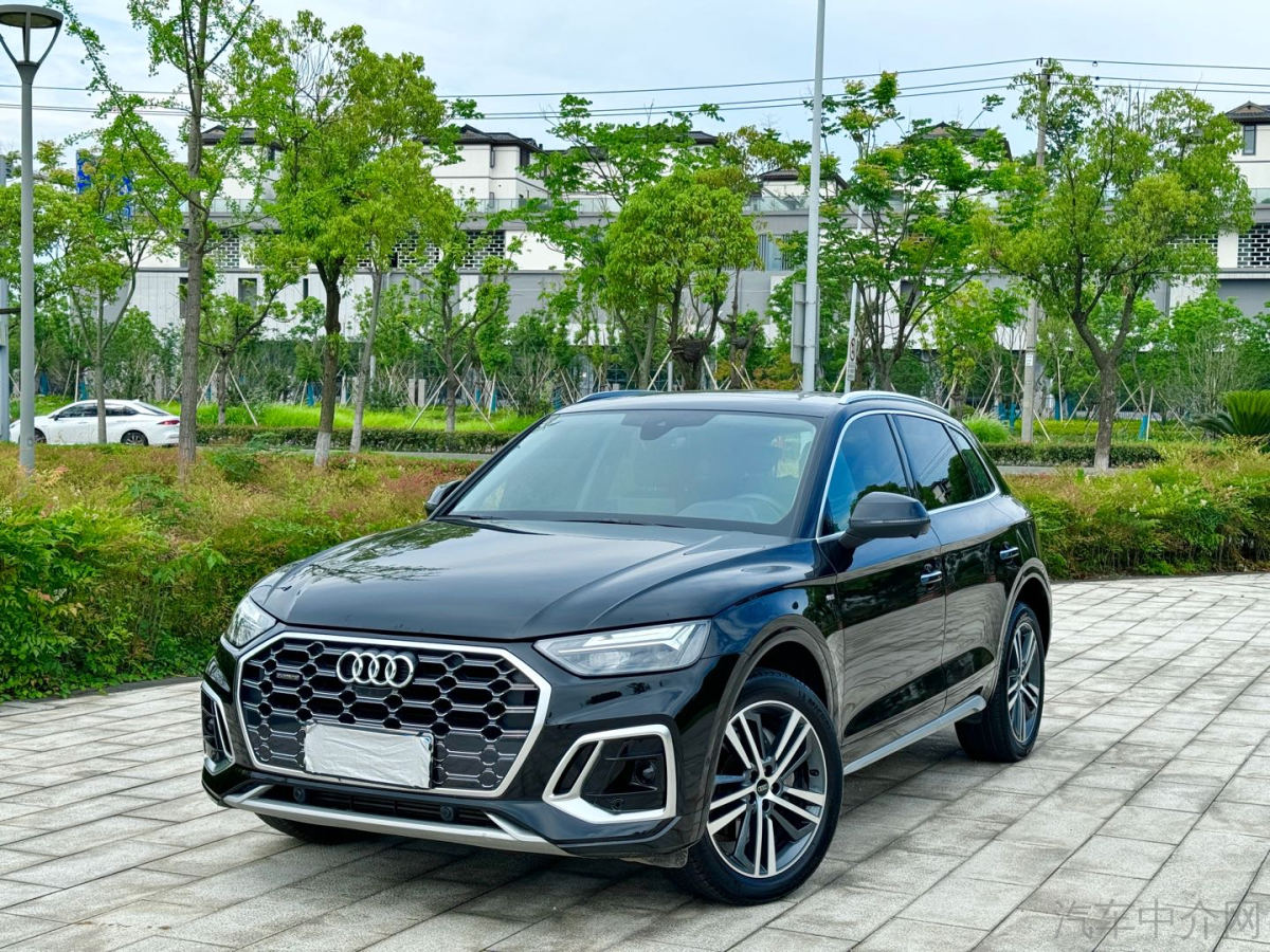 奥迪Q5L 40TFSI 2023款 2.0T 自动 冰雪运动版 价格0万