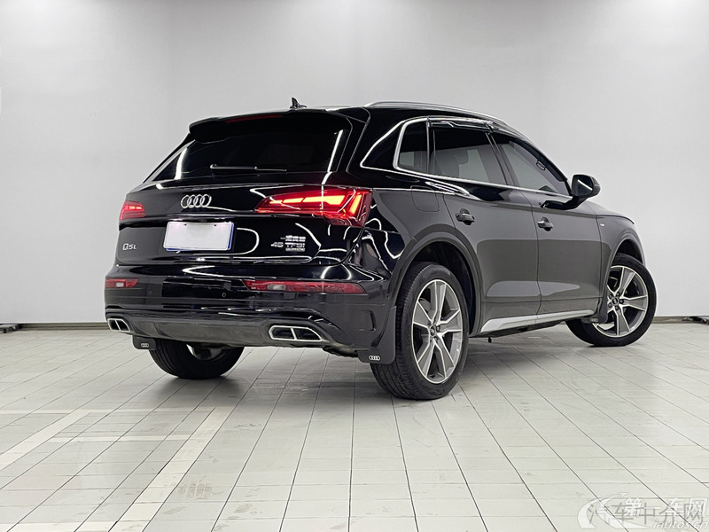 奥迪Q5L 45TFSI 2021款 2.0T 自动 豪华动感型 (国Ⅵ) 