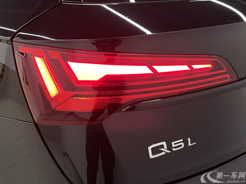 奥迪Q5L 45TFSI 2021款 2.0T 自动 豪华动感型 (国Ⅵ) 