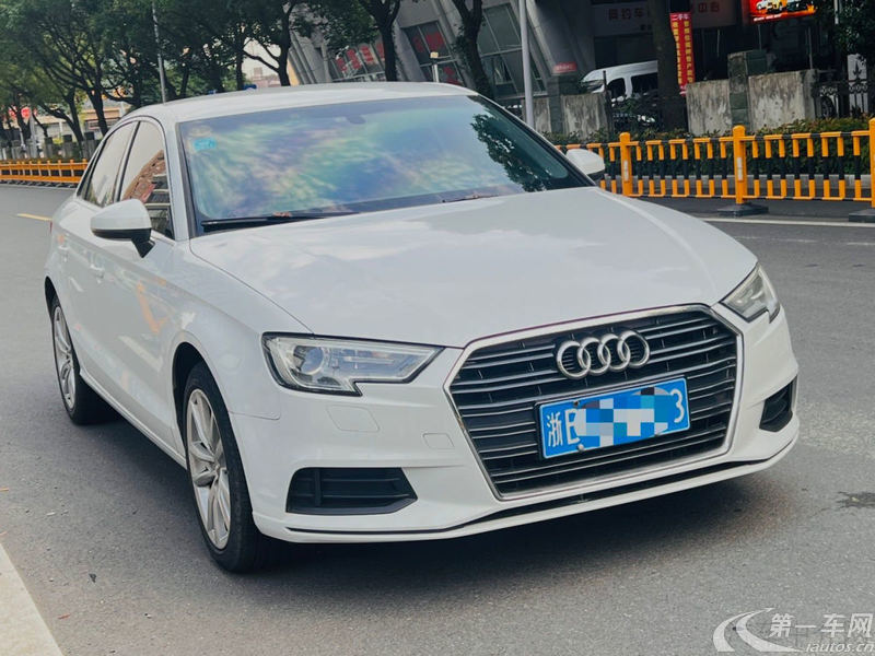 奥迪A3 35TFSI 2017款 1.4T 自动 风尚型Limousine (国Ⅴ) 