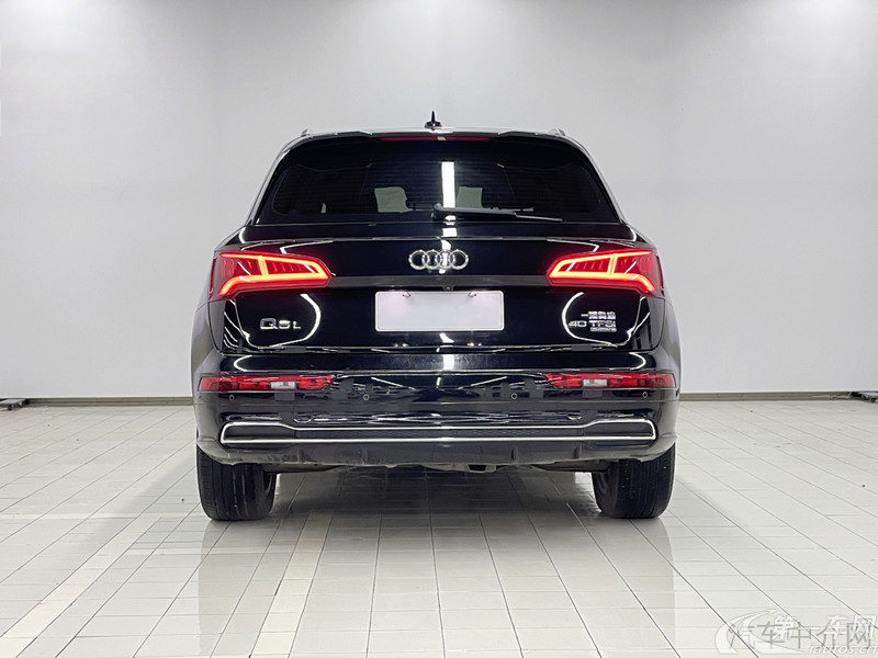 奥迪Q5L 40TFSI 2020款 2.0T 自动 荣享时尚型 (国Ⅵ) 