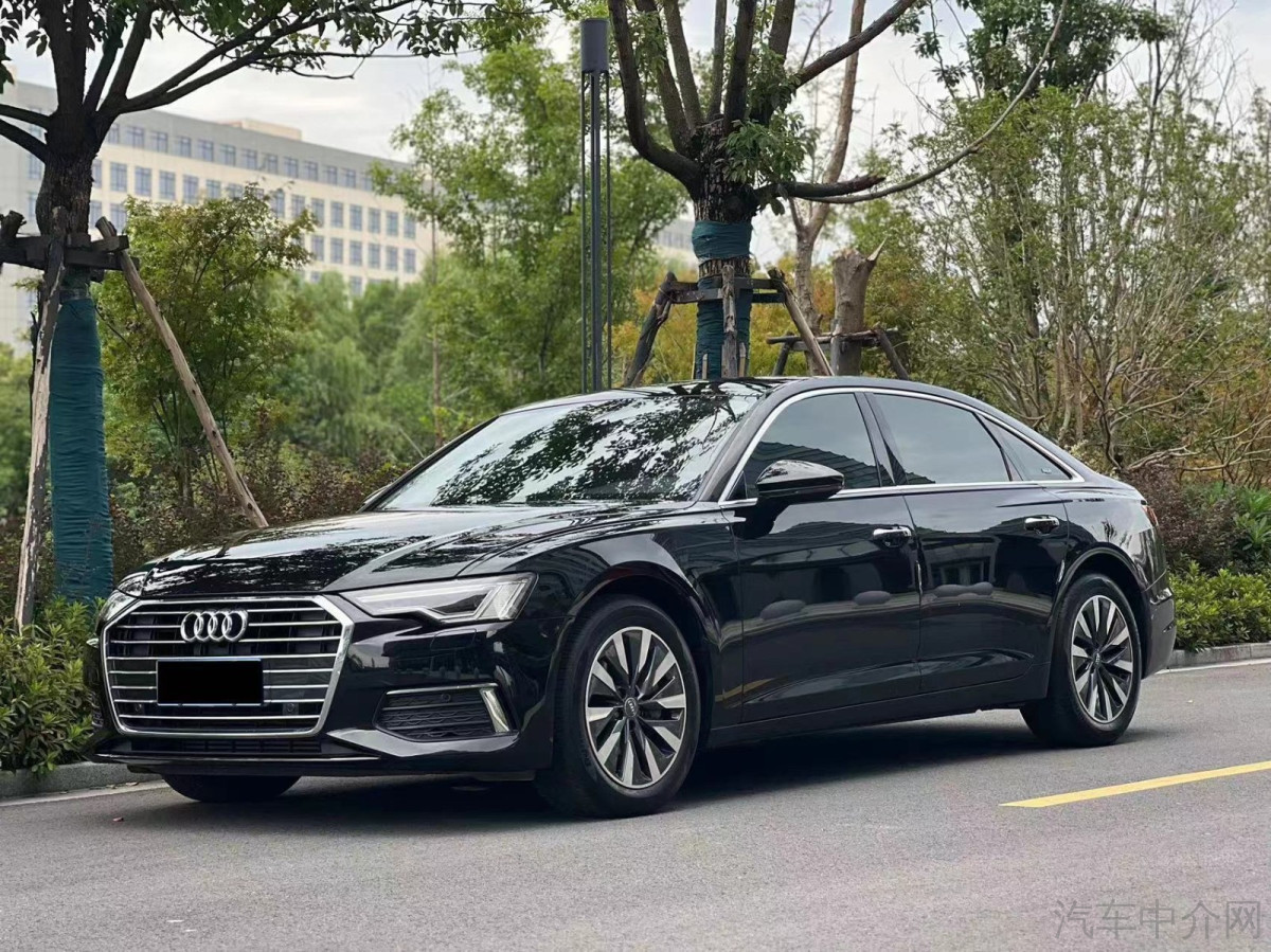 奥迪A6L 45TFSI 2022款 2.0T 自动 臻选致雅型 价格0万 