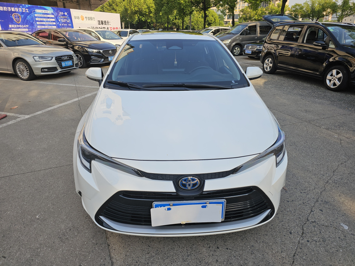 丰田雷凌 双擎 2023款 1.8L 自动 豪华版 价格0万