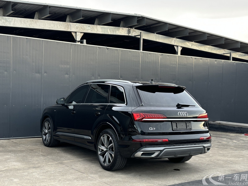 奥迪Q7 55 [进口] 2022款 3.0T 自动 运动型quattro-S-line 