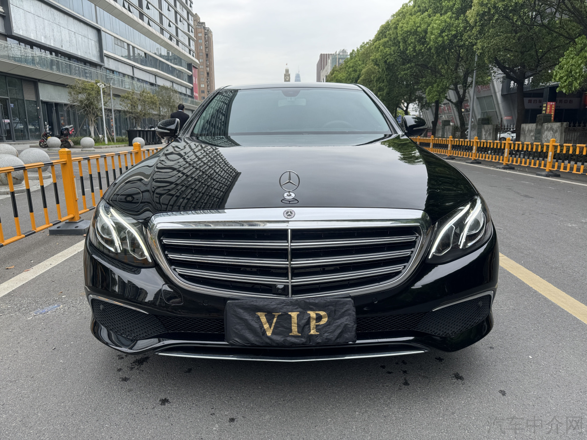 奔驰E级 E300L 2019款 2.0T 自动 汽油 豪华型 价格0万 