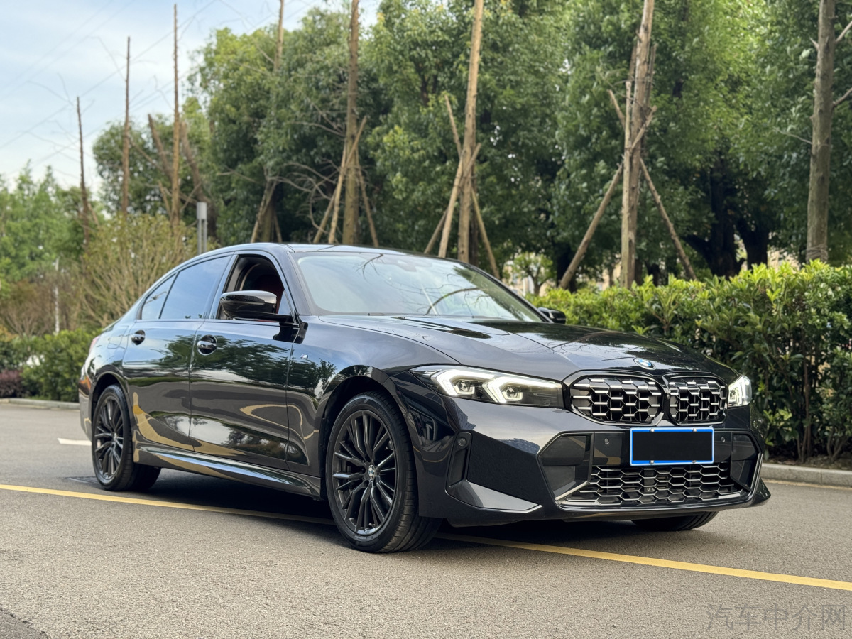 宝马3系 325Li 2023款 2.0T 自动 汽油 M运动曜夜套装 价格0万 