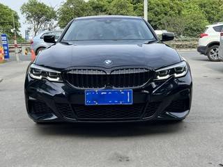 宝马3系 325Li 2.0T 自动 M运动曜夜套装 