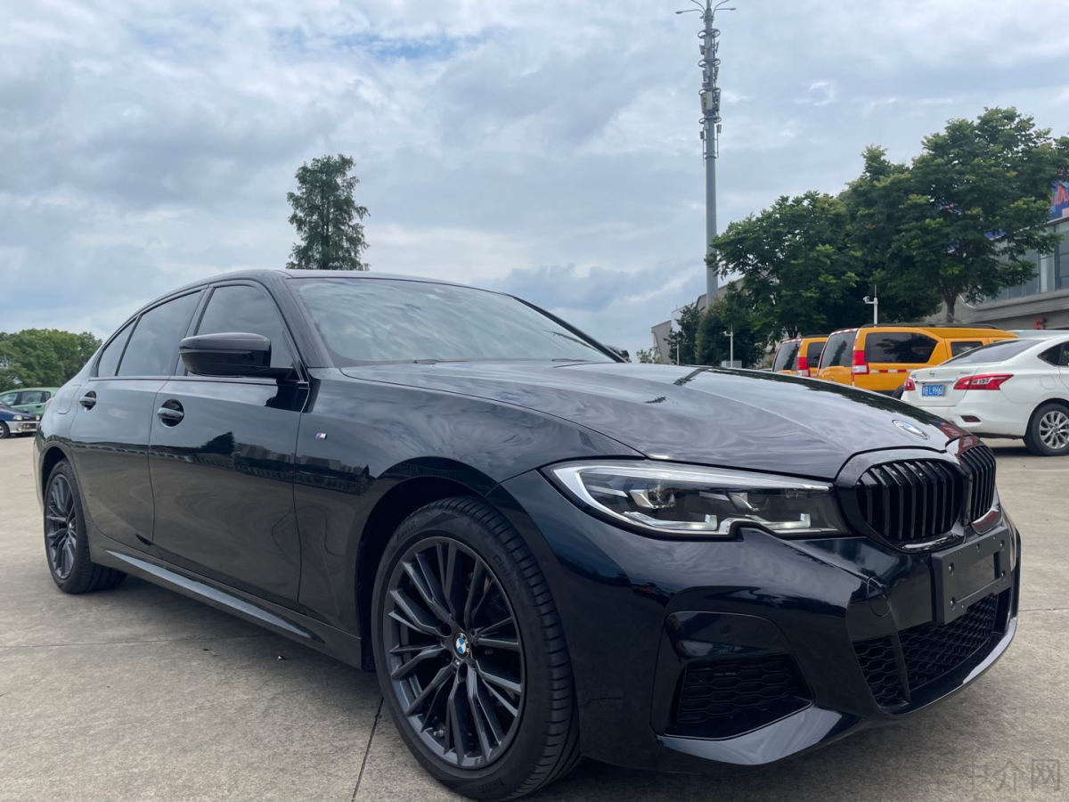 宝马3系 325Li 2021款 2.0T 自动 汽油 M运动曜夜套装 价格0万 