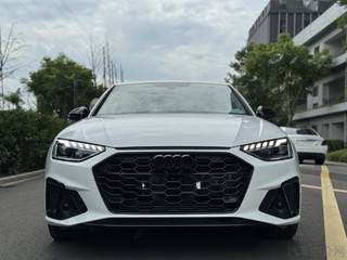 奥迪A4L 40TFSI 2.0T 自动 豪华动感型 