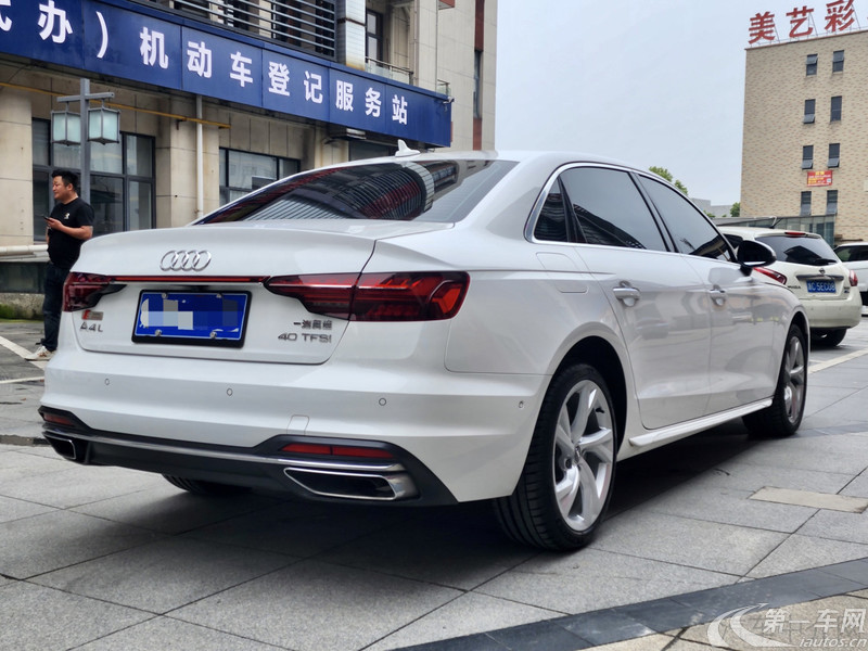 奥迪A4L 2022款 2.0T 自动 豪华动感型 (国Ⅵ) 