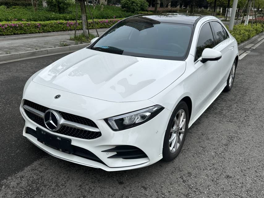 奔驰A级 A200L 2022款 1.3T 自动 运动轿车时尚型 价格0万 