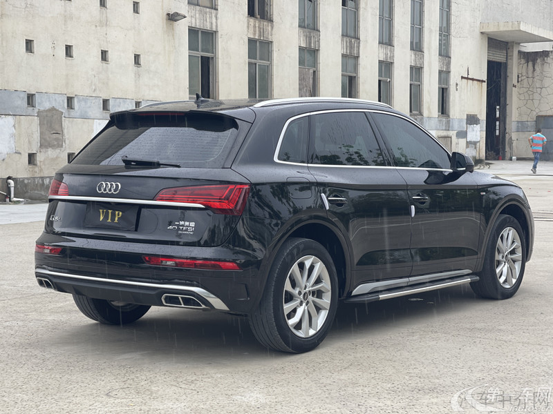 奥迪Q5L 40TFSI 2022款 2.0T 自动 改款豪华动感型 (国Ⅵ) 