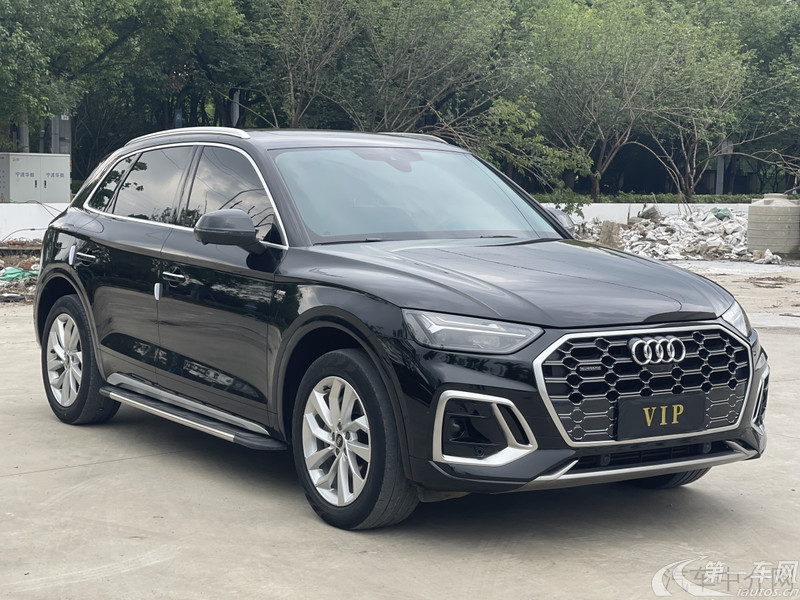 奥迪Q5L 40TFSI 2022款 2.0T 自动 改款豪华动感型 (国Ⅵ) 