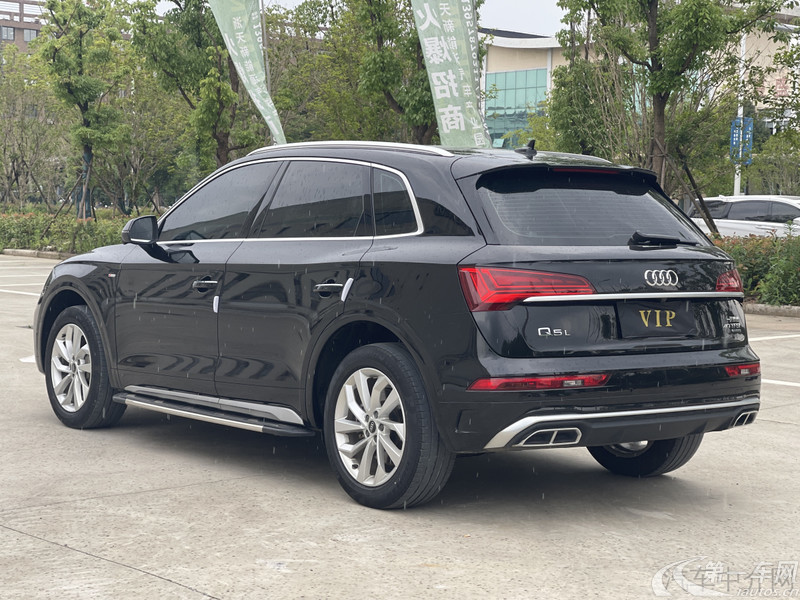 奥迪Q5L 40TFSI 2022款 2.0T 自动 改款豪华动感型 (国Ⅵ) 