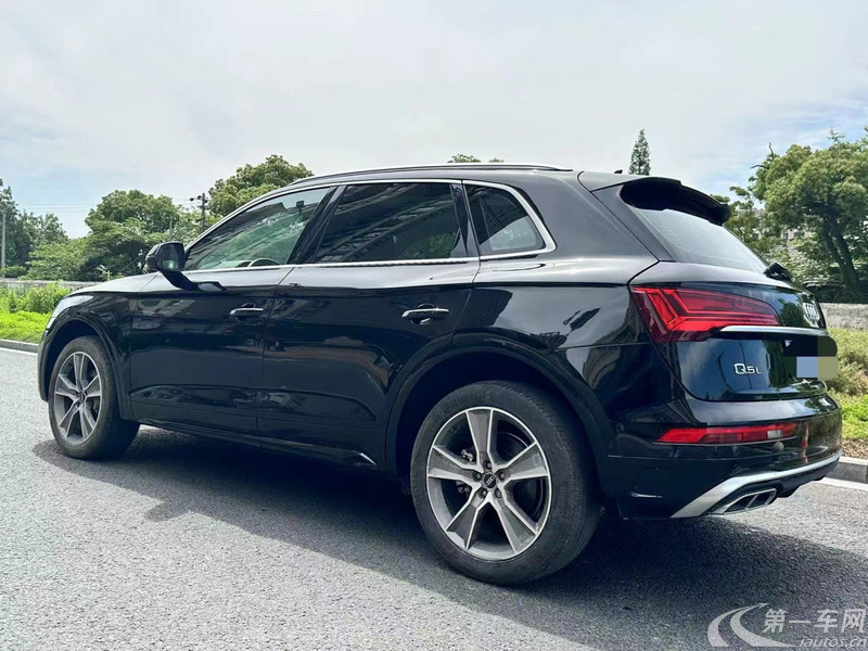 奥迪Q5L 45TFSI 2022款 2.0T 自动 豪华动感型 (国Ⅵ) 