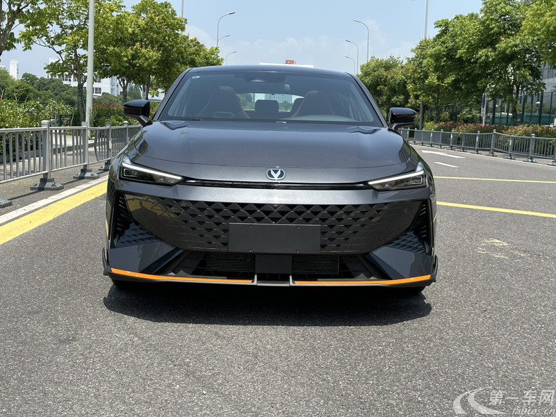 【杭州二手长安UNI-V】长安UNI-V 2024款 1.5T 自动 尊贵运动型