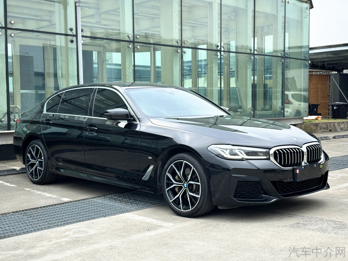 宝马5系 530Li 2022款 2.0T 自动 汽油 尊享型M运动套装 价格0万 