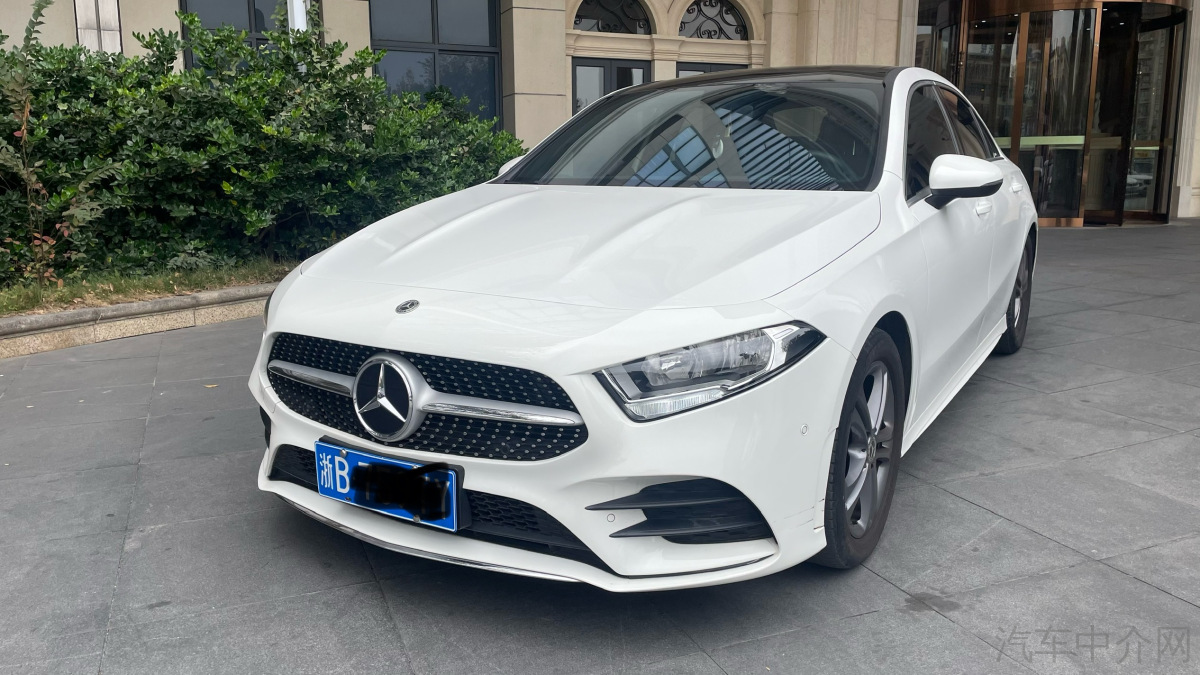 奔驰A级 A180L 2020款 1.3T 自动 改款 价格0万