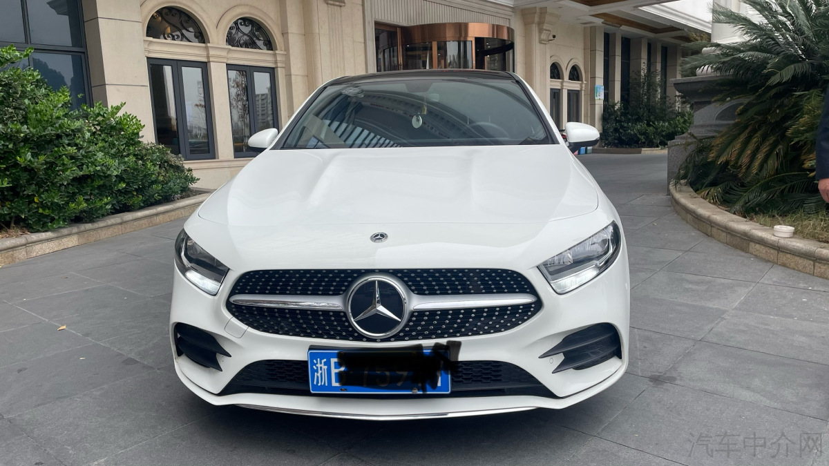 奔驰A级 A180L 2020款 1.3T 自动 改款 价格0万 