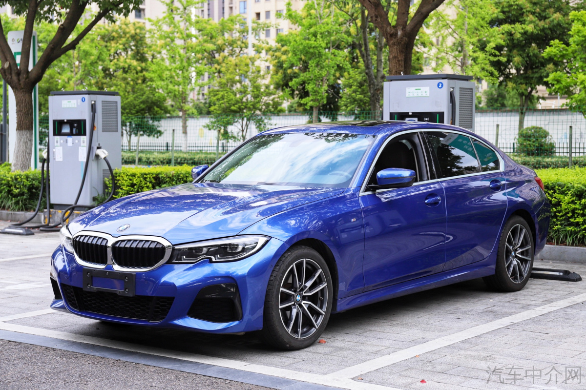 宝马3系 325Li 2020款 2.0T 自动 汽油 改款M运动套装 价格0万