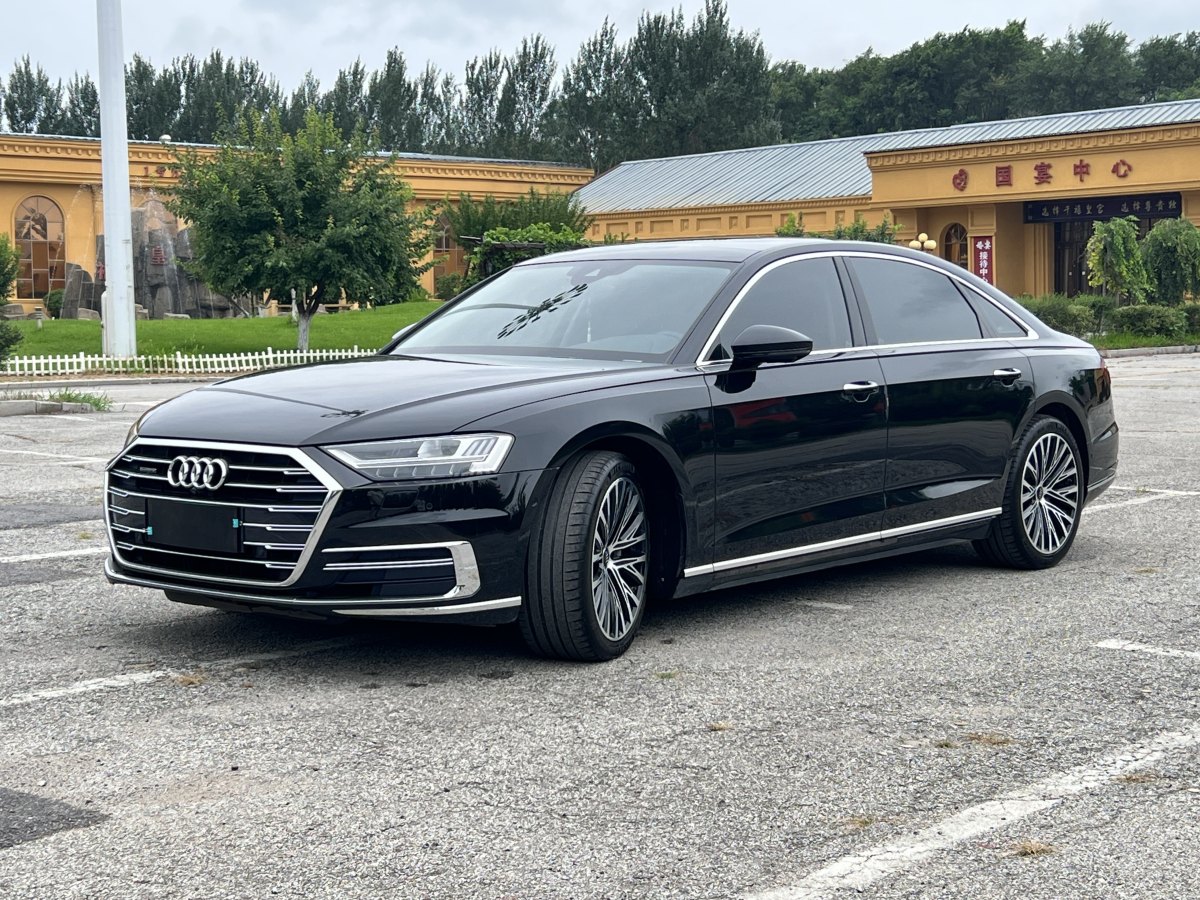奥迪A8L 50 [进口] 2019款 3.0T 自动 汽油 豪华型价格0万 