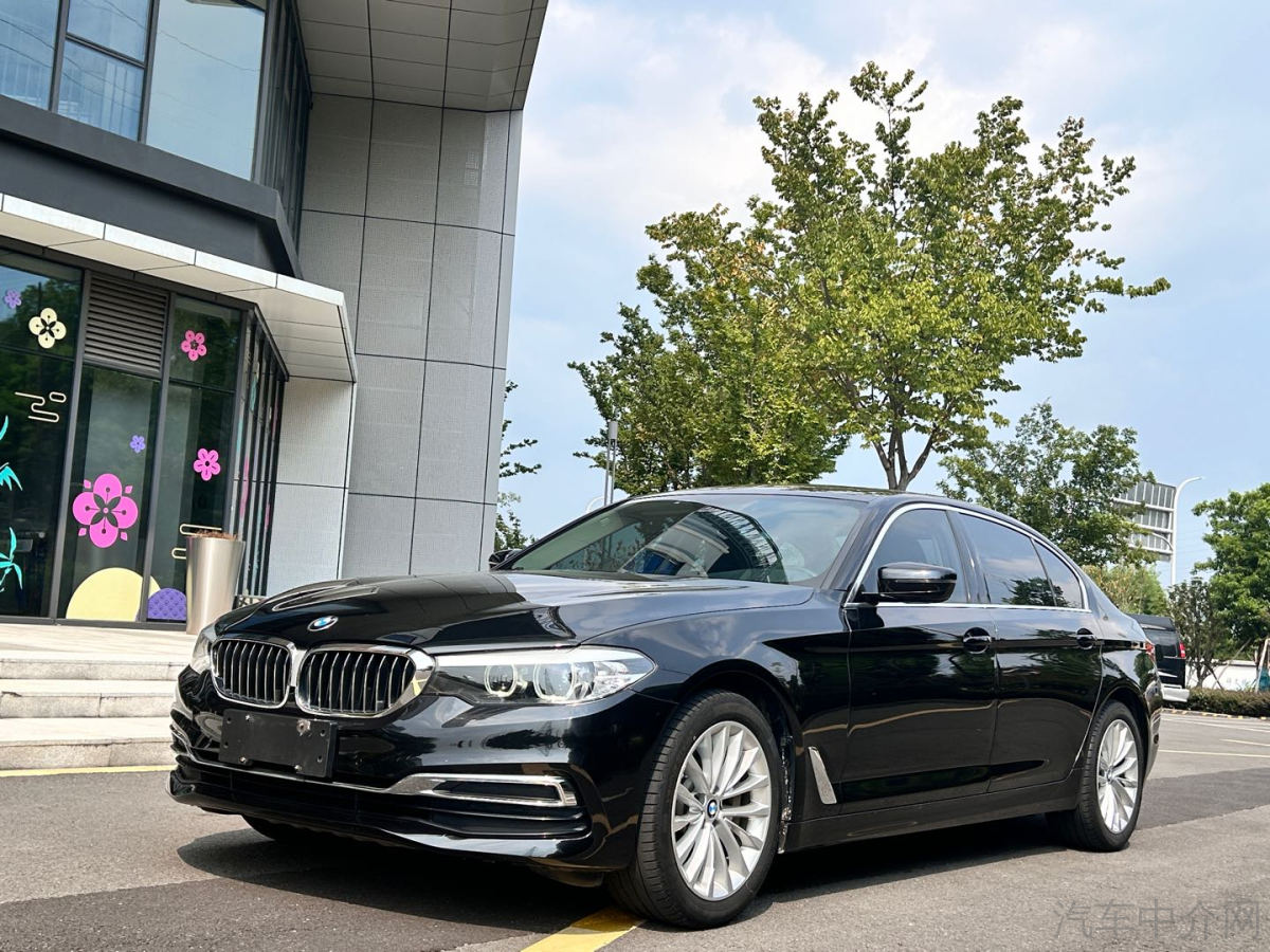 宝马5系 530Li 2018款 2.0T 自动 汽油 xDrive豪华套装改款 价格0万