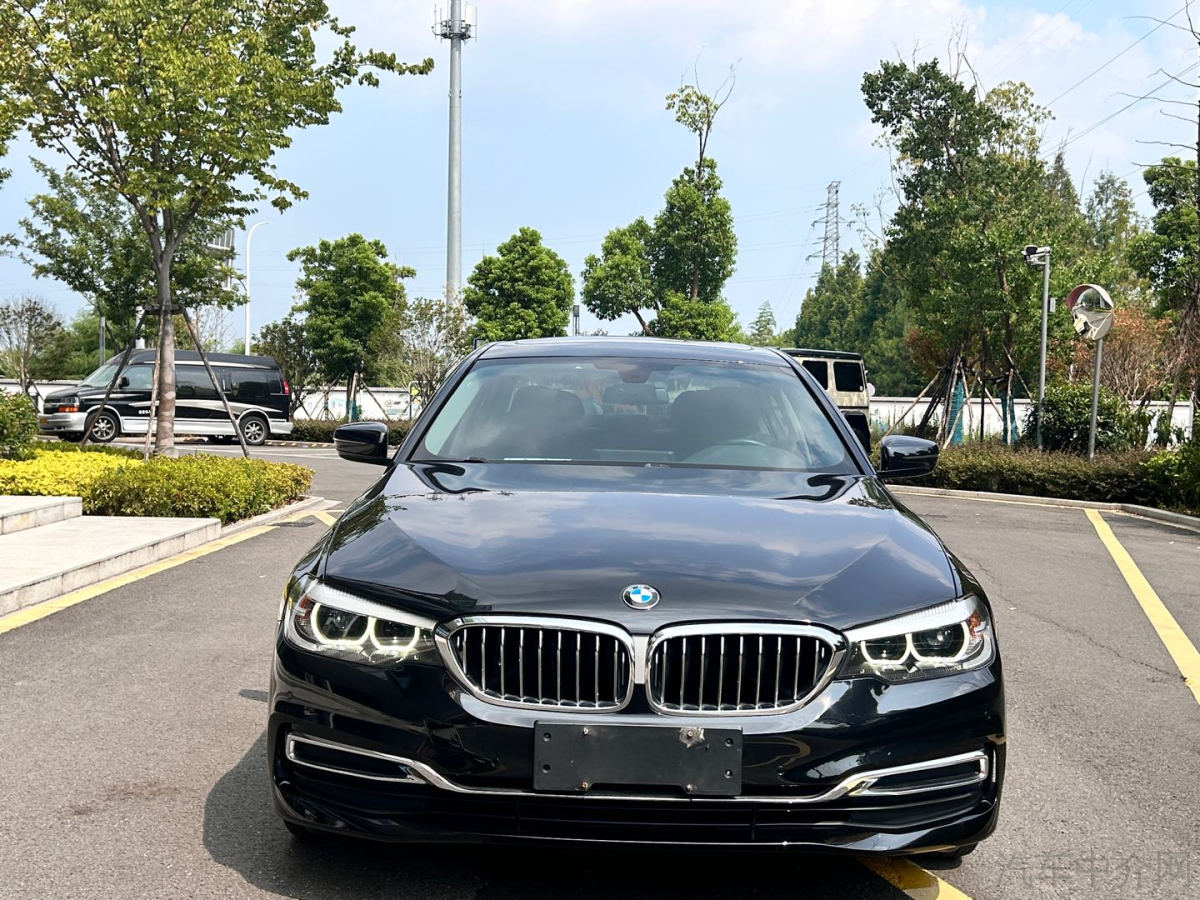 宝马5系 530Li 2018款 2.0T 自动 汽油 xDrive豪华套装改款 价格0万 