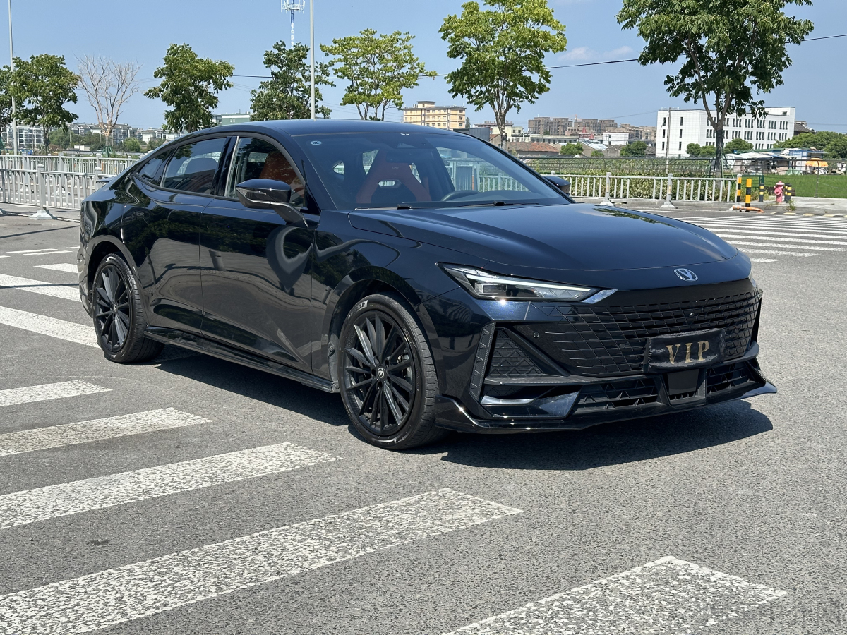 长安UNI二手车 二手V 2023款 1.5T 自动 运动版 价格0万 