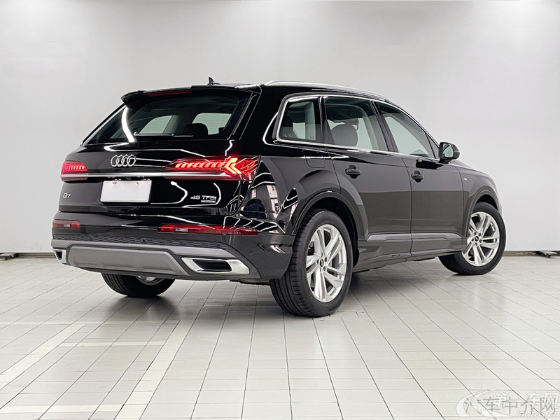 奥迪Q7 45TFSI [进口] 2023款 2.0T 自动 quattro-S-line运动型 