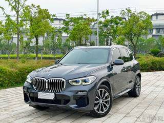 宝马X5 40i 3.0T 自动 尊享型M运动套装 