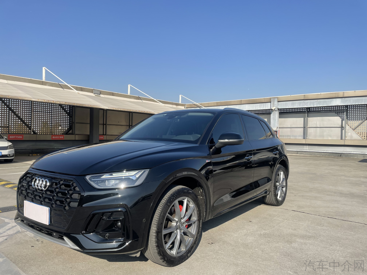 奥迪Q5L 40TFSI 2022款 2.0T 自动 豪华动感型 价格0万 