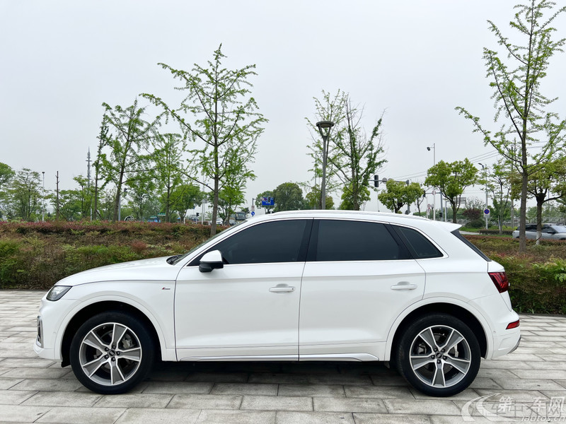 奥迪Q5L 45TFSI 2022款 2.0T 自动 改款臻选动感型 (国Ⅵ) 