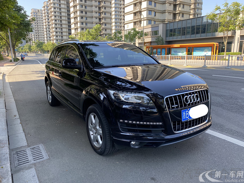 奥迪Q7 35 [进口] 2013款 3.0T 自动 舒适型 