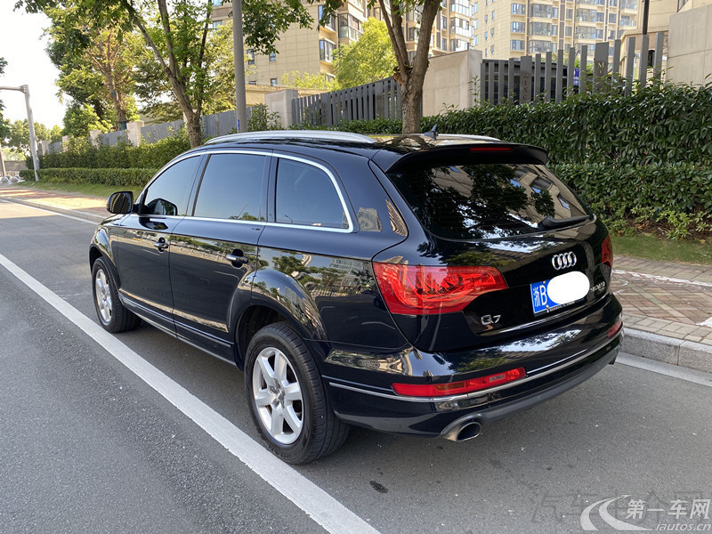 奥迪Q7 35 [进口] 2013款 3.0T 自动 舒适型 