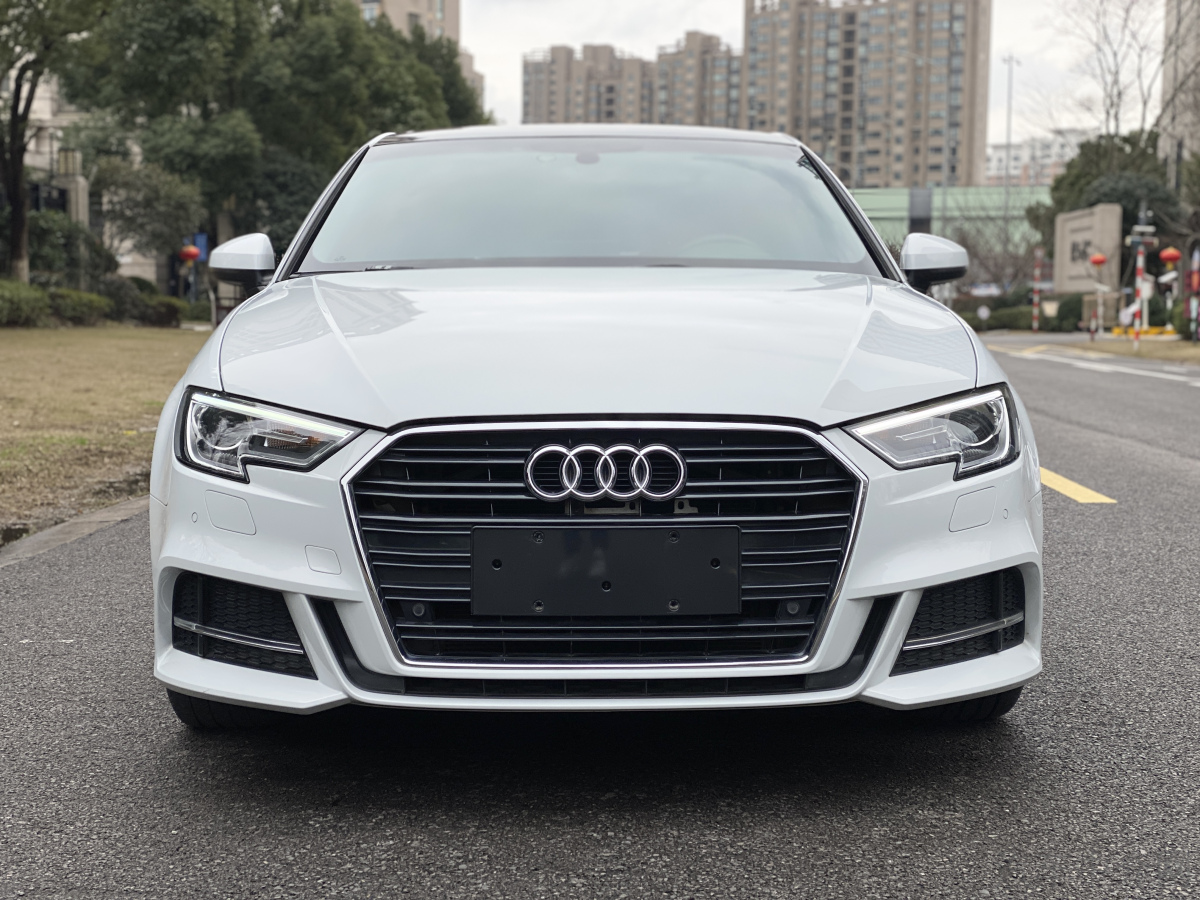 奥迪A3 35TFSI 2017款 1.4T 自动 汽油 风尚型Sportback 价格0万 