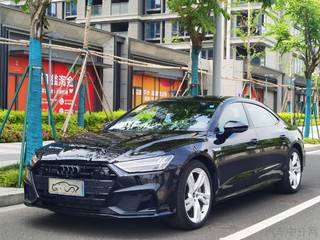 奥迪A7掀背 40TFSI 2.0T 自动 豪华型 