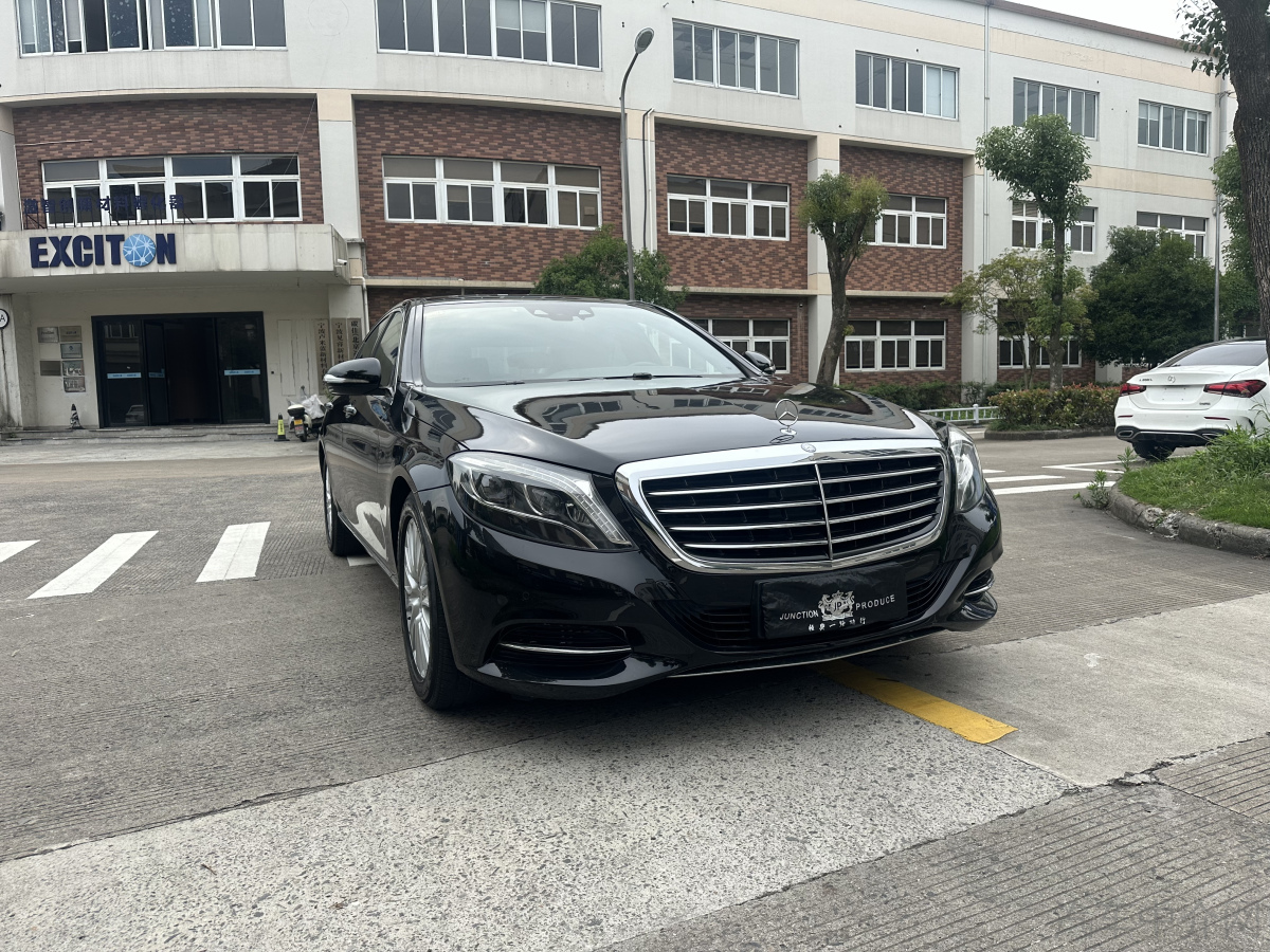 奔驰S级 S320 [进口] 2014款 3.0T 自动 汽油 豪华型加长版 价格0万 