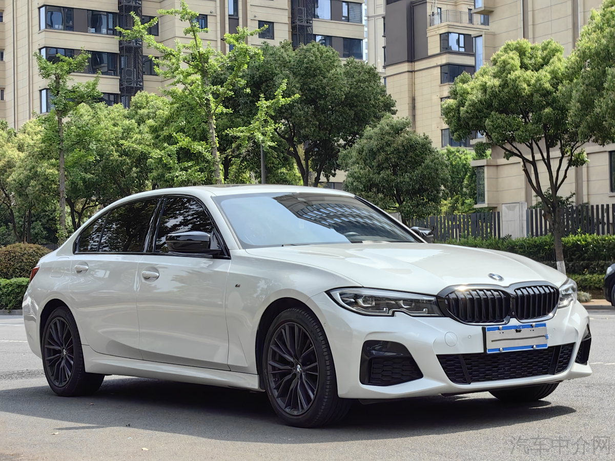 宝马3系 325i 2021款 2.0T 自动 汽油 M运动曜夜套装 价格0万 