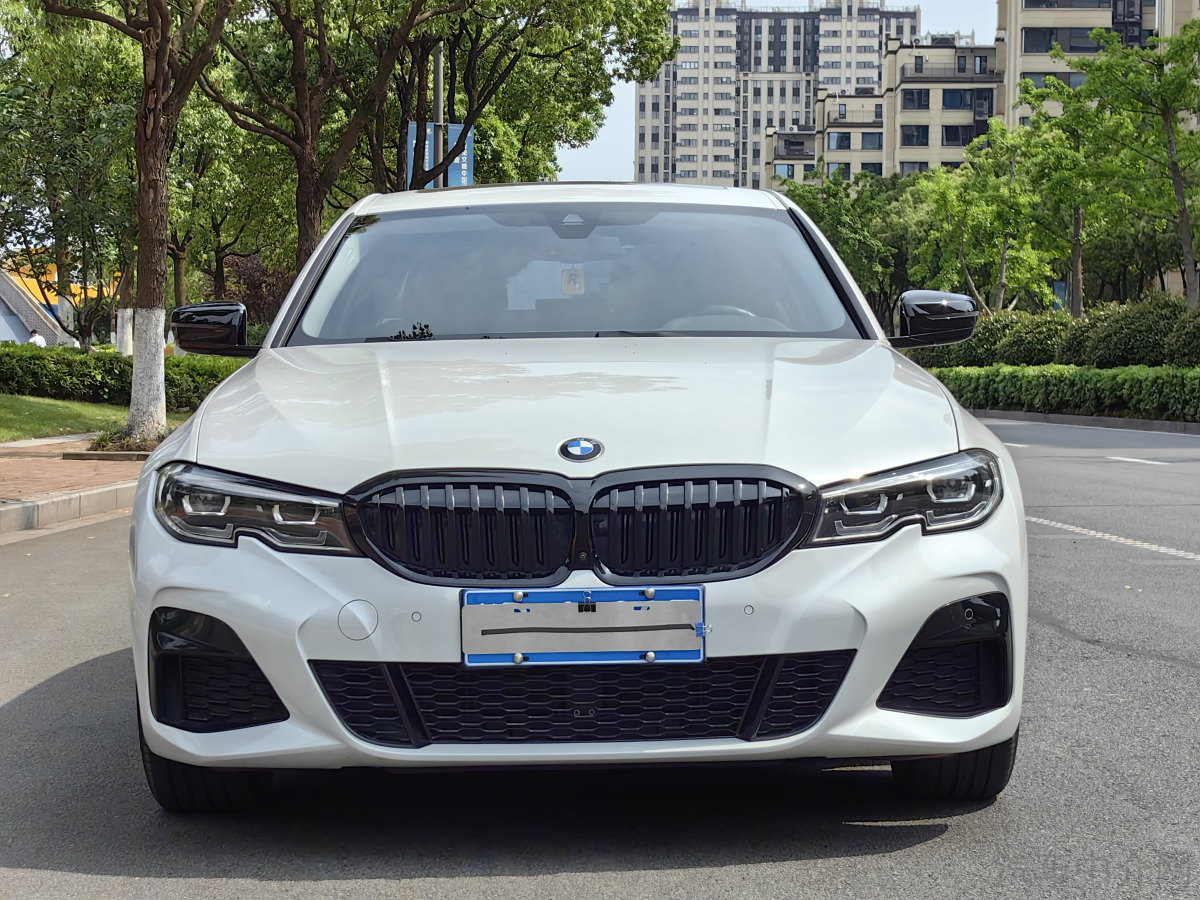 宝马3系 325i 2021款 2.0T 自动 汽油 M运动曜夜套装 价格0万