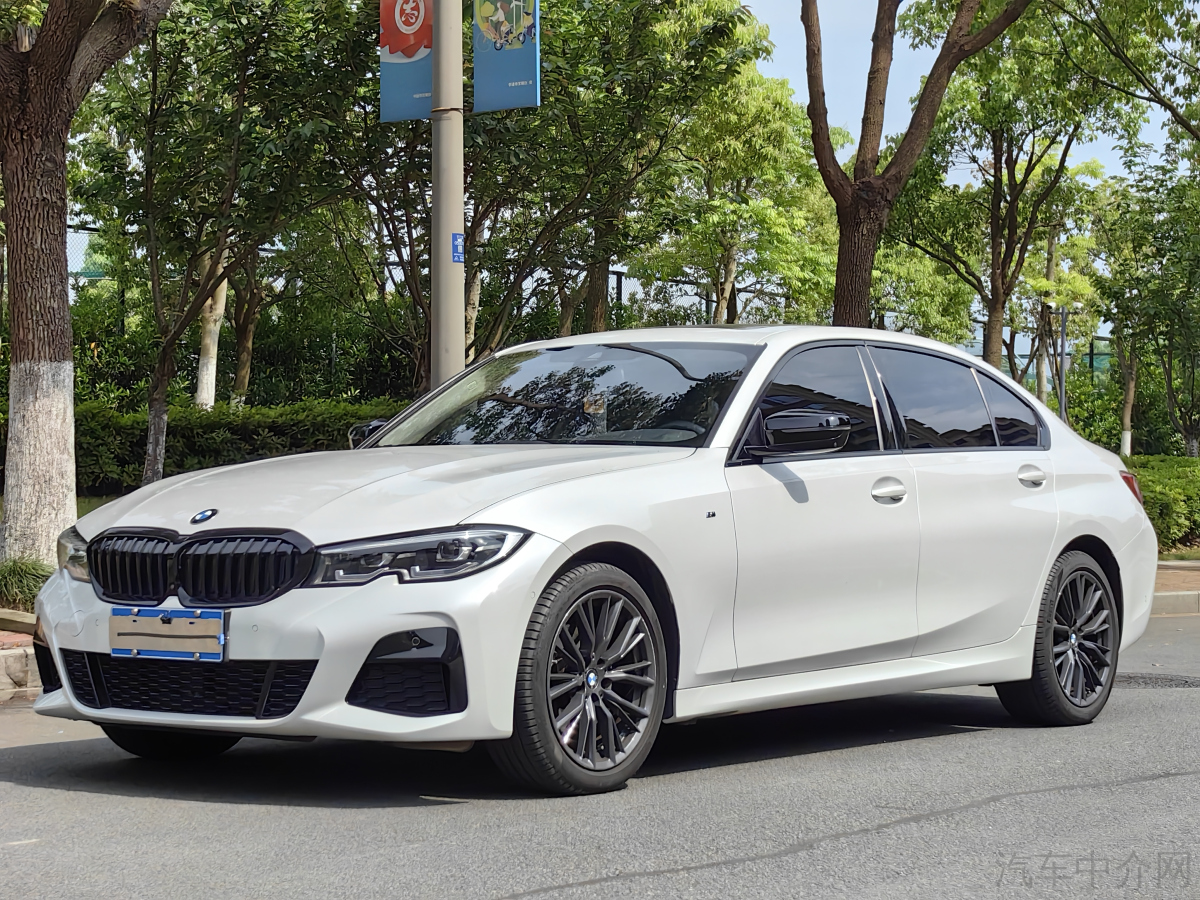 宝马3系 325i 2021款 2.0T 自动 汽油 M运动曜夜套装 价格0万 