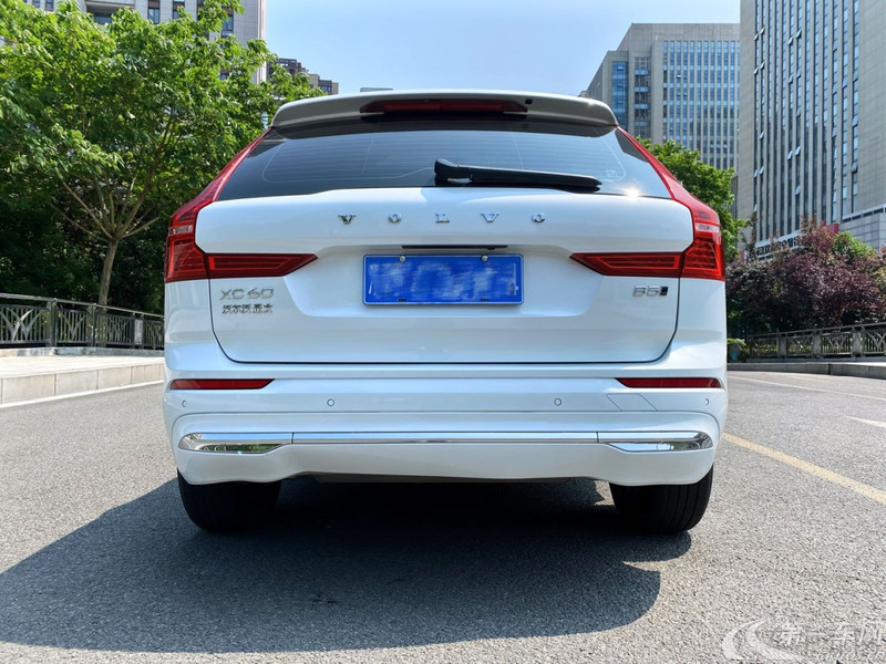 沃尔沃XC60 B5 2022款 2.0T 自动 智逸豪华版 (国Ⅵ) 