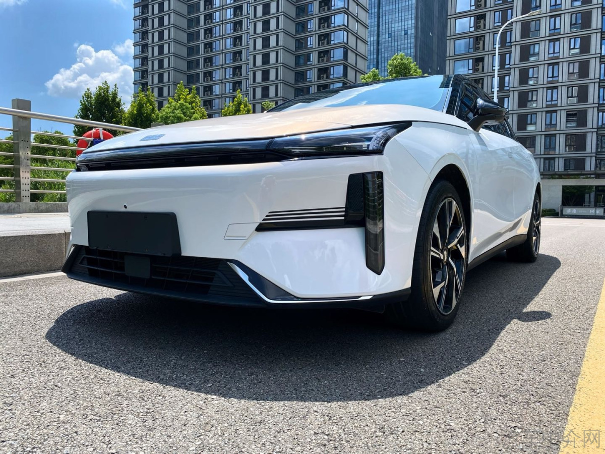 吉利银河银河L6 2023款 1.5T 自动 125km二手车 二手PLUS 价格0万 