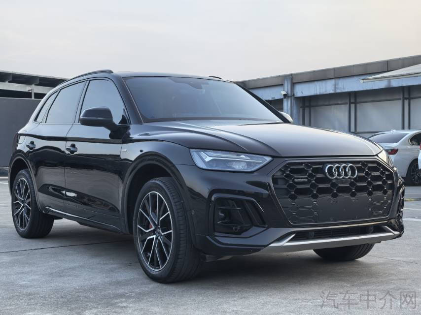 奥迪Q5L 45T 2023款 2.0T 自动 豪华动感型 价格0万 