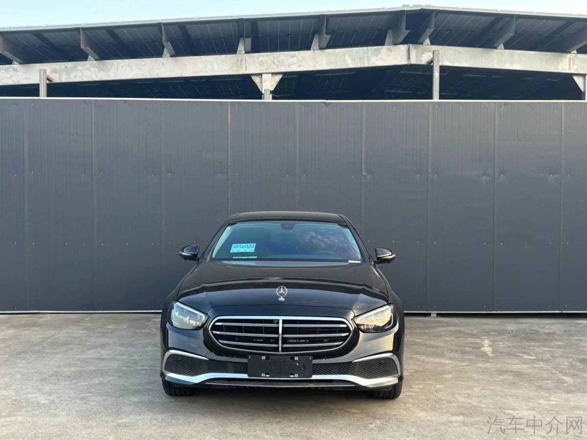奔驰E级 300L 2023款 2.0T 自动 汽油 改款运动豪华型 价格0万