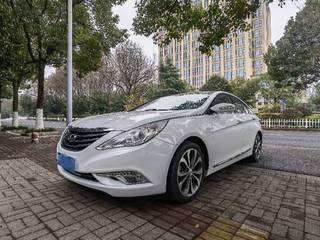 现代索纳塔 2.0L 自动 DLX尊贵版 