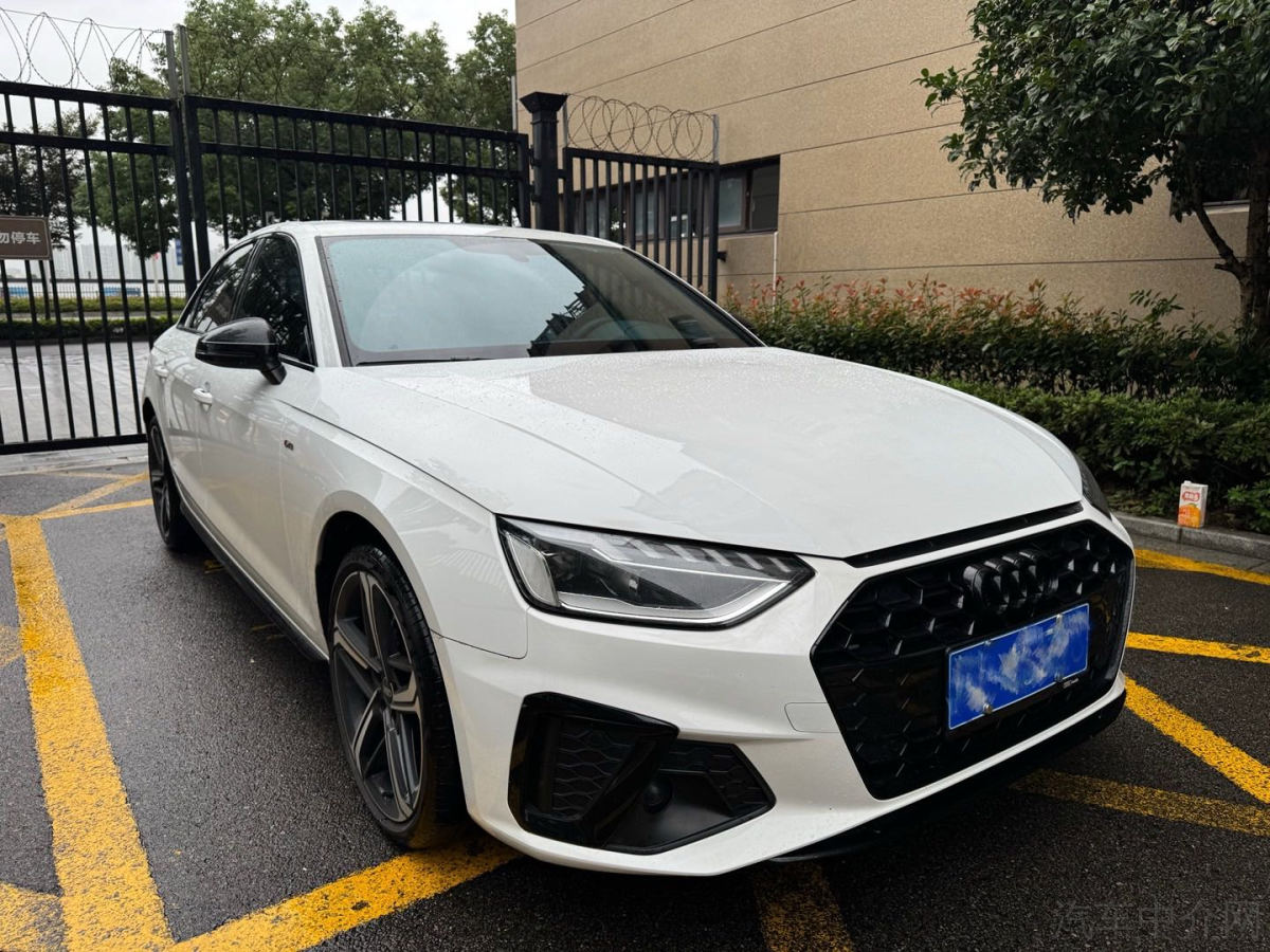 奥迪A4L 2024款 2.0T 自动 豪华动感型 价格0万 